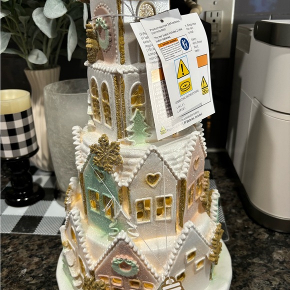 Large Pastel Christmas Gingerbread
Sugar Castle Led House - Picture 2 of 5